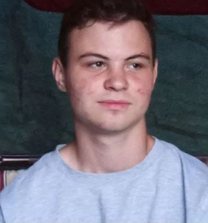 В Прокопьевске сотни полицейских и волонтеров разыскивают пропавшего подростка В Прокопьевске сотни полицейских и волонтеров разыскивают пропавшего подростка