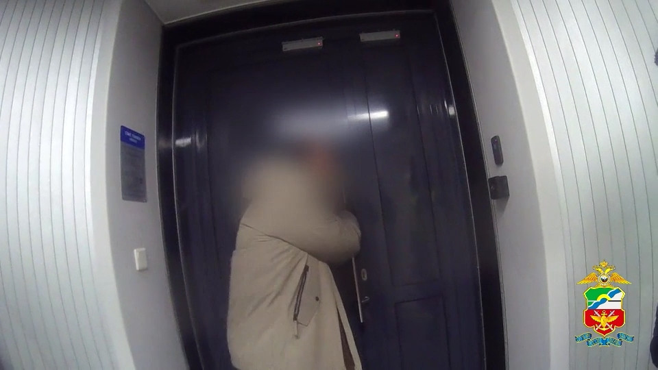 Неадекват чуть не разнёс аэропорт Новокузнецка 