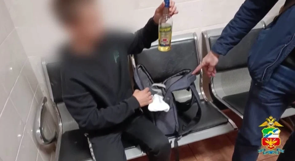 Военный суд рассмотрит дело 17-летнего прокопчанина, обвиняемого в госизмене