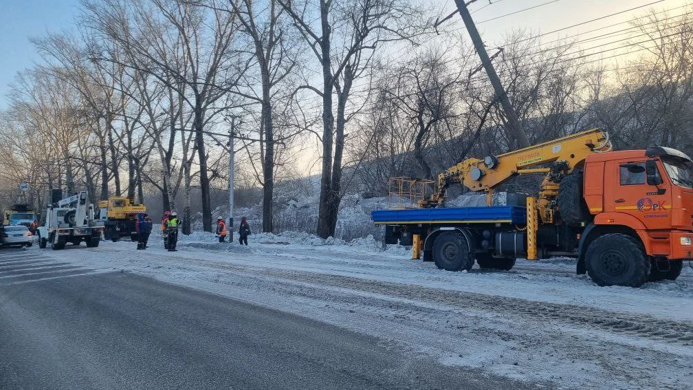 В Прокопьевске повело опору линии электропередачи