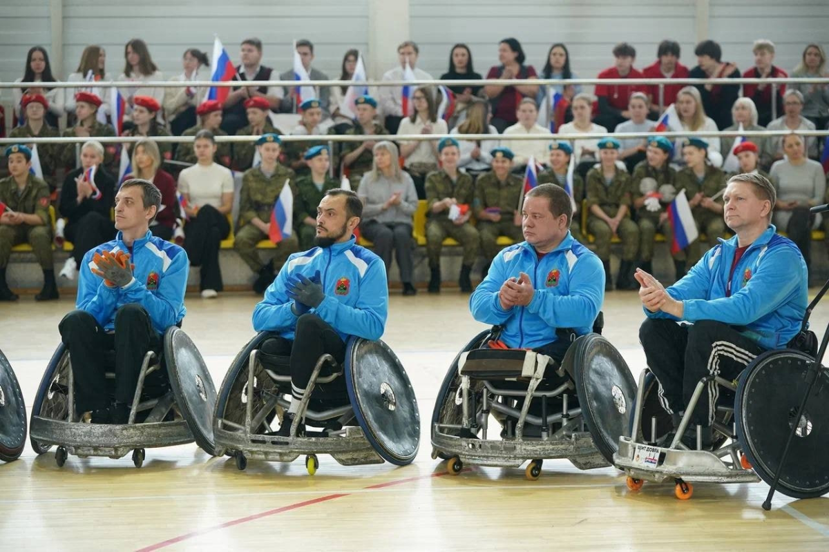 Анна Цивилева в Кузбассе встретилась с ветеранами СВО и социальными координаторами Анна Цивилева в Кузбассе встретилась с ветеранами СВО и социальными координаторами