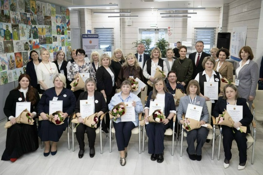 Анна Цивилева в Кузбассе встретилась с ветеранами СВО и социальными координаторами Анна Цивилева в Кузбассе встретилась с ветеранами СВО и социальными координаторами