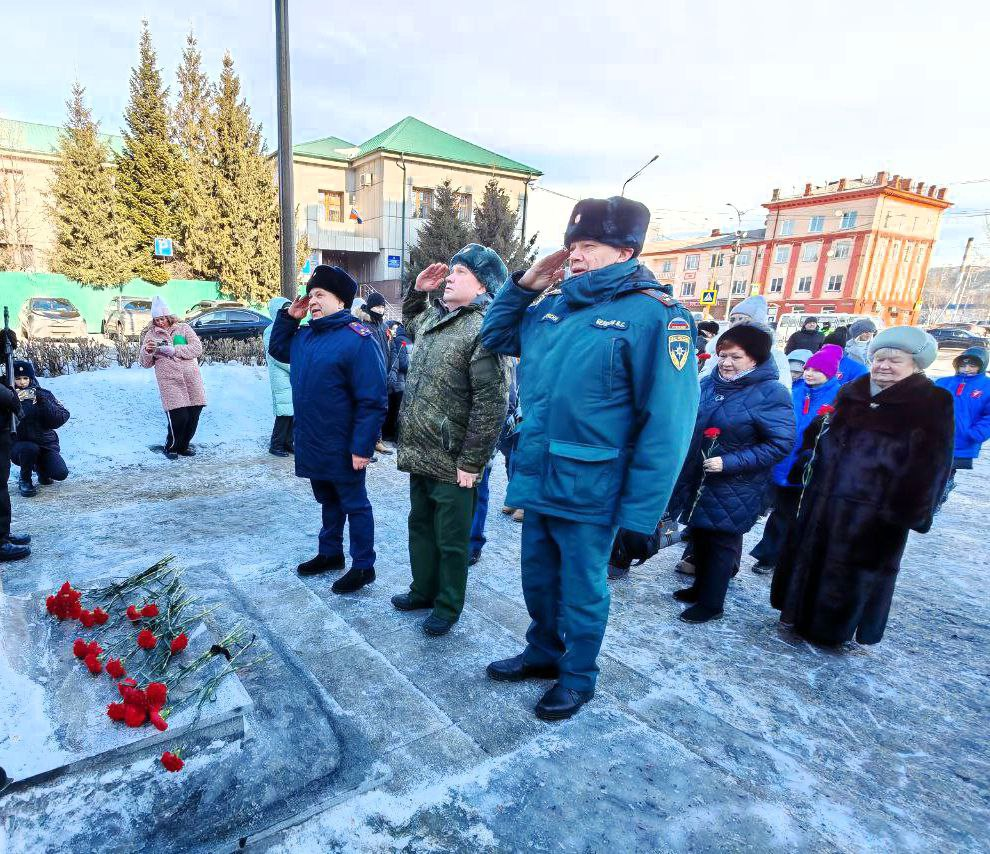 Накануне Дня защитника Отечества в Прокопьевске почтили память погибший героев Накануне Дня защитника Отечества в Прокопьевске почтили память погибший героев
