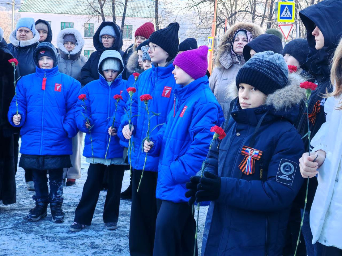 Накануне Дня защитника Отечества в Прокопьевске почтили память погибший героев Накануне Дня защитника Отечества в Прокопьевске почтили память погибший героев