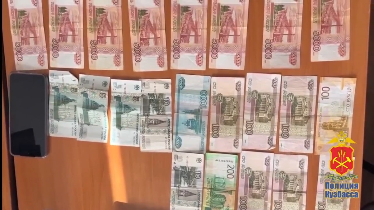 Обиженный квартиросъемщик забрал из дома прокопчанки деньги и телефон