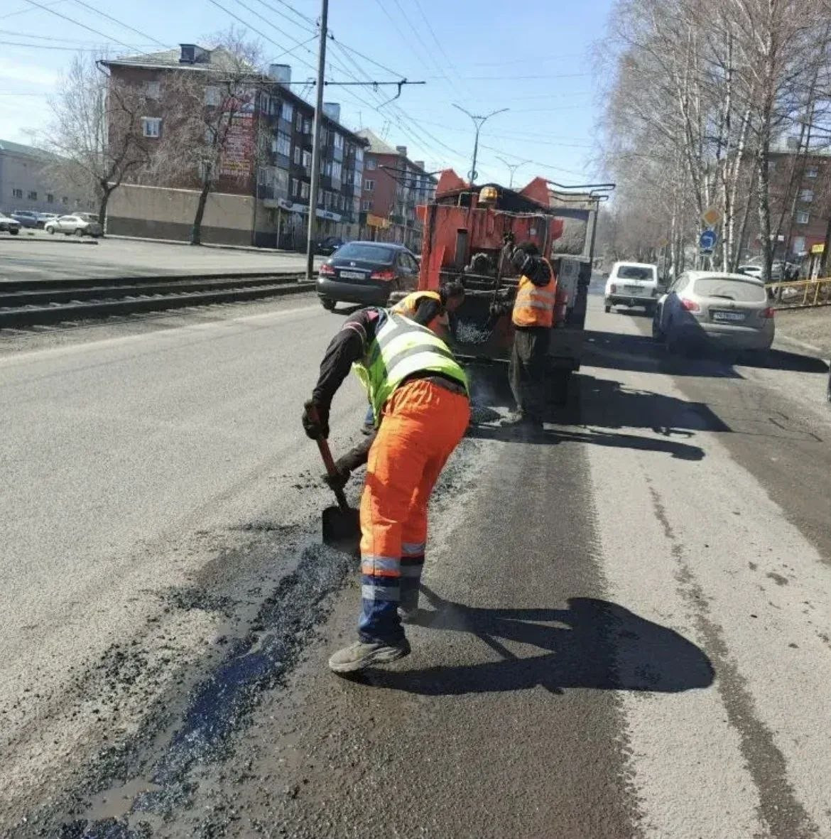 В Прокопьевске приступили к ямочному ремонту дорог