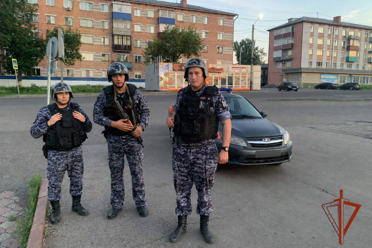 Росгвардейцы задержали сельчанина, проникшего в кафе нестандартным способом Росгвардейцы задержали сельчанина, проникшего в кафе нестандартным способом