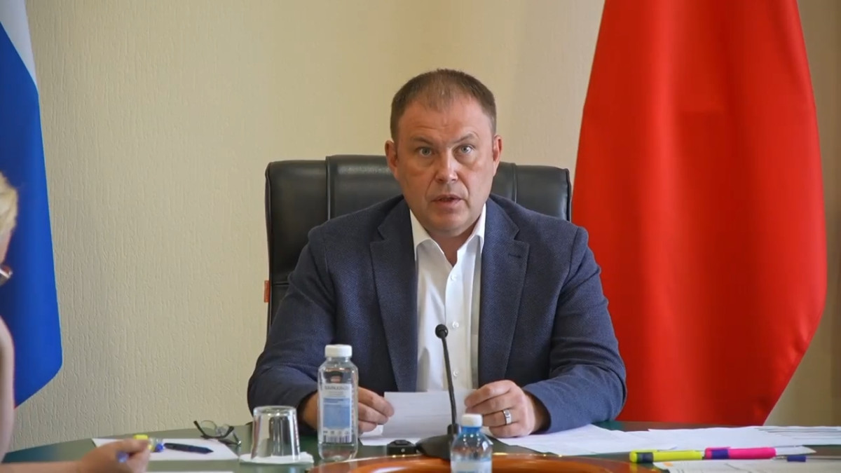 Илья Середюк дал указания навести порядок в подвалах домов Илья Середюк дал указания навести порядок в подвалах домов