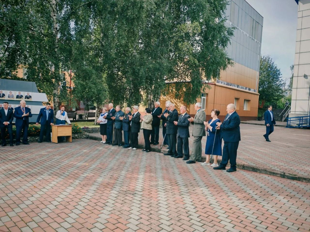 В Прокопьевске обновили Доску почёта ветеранов «СДС‑Уголь»