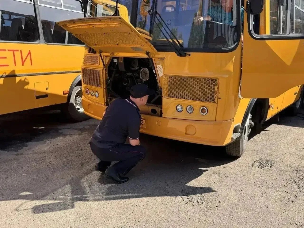 В Прокопьевске проверяют автобусы, которые будут доставлять учеников в 8 школ города В Прокопьевске проверяют автобусы, которые будут доставлять учеников в 8 школ города