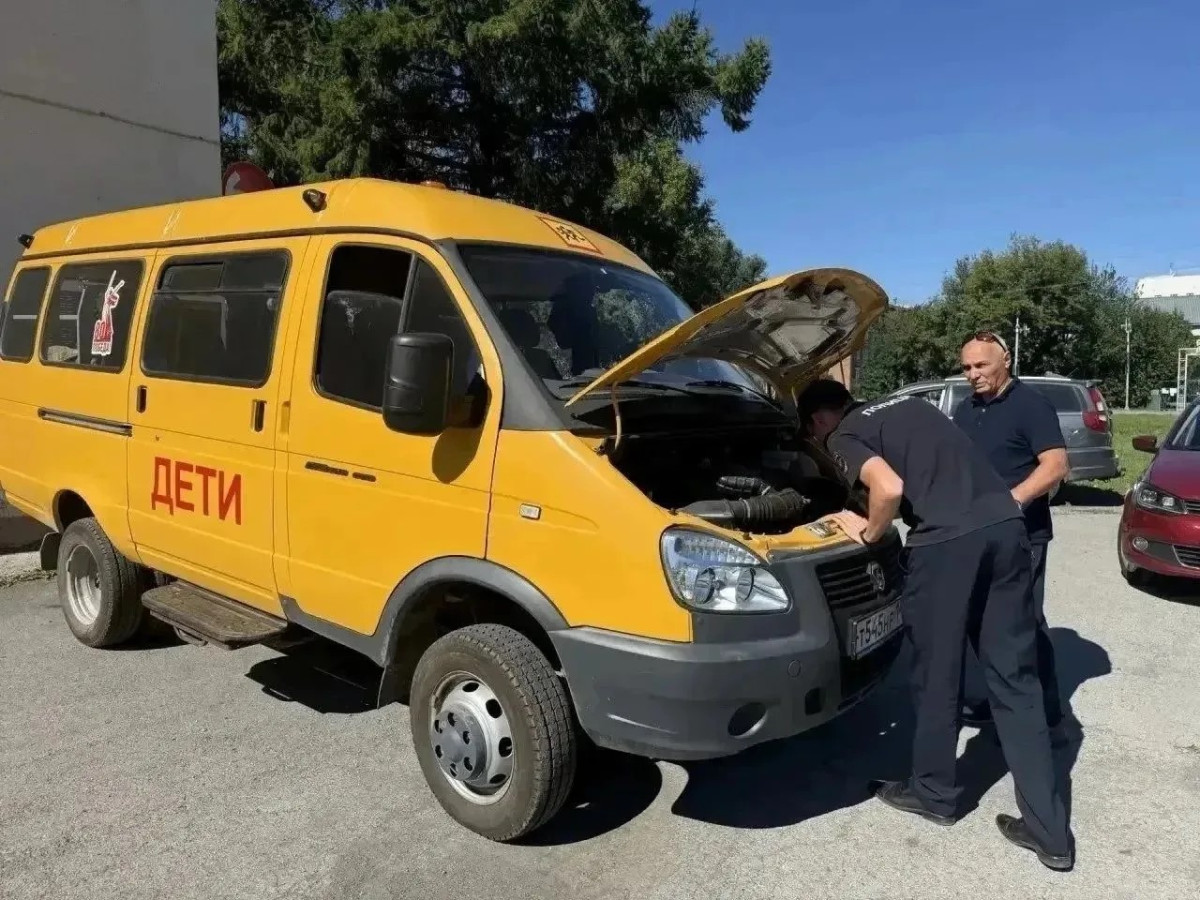 В Прокопьевске проверяют автобусы, которые будут доставлять учеников в 8 школ города В Прокопьевске проверяют автобусы, которые будут доставлять учеников в 8 школ города