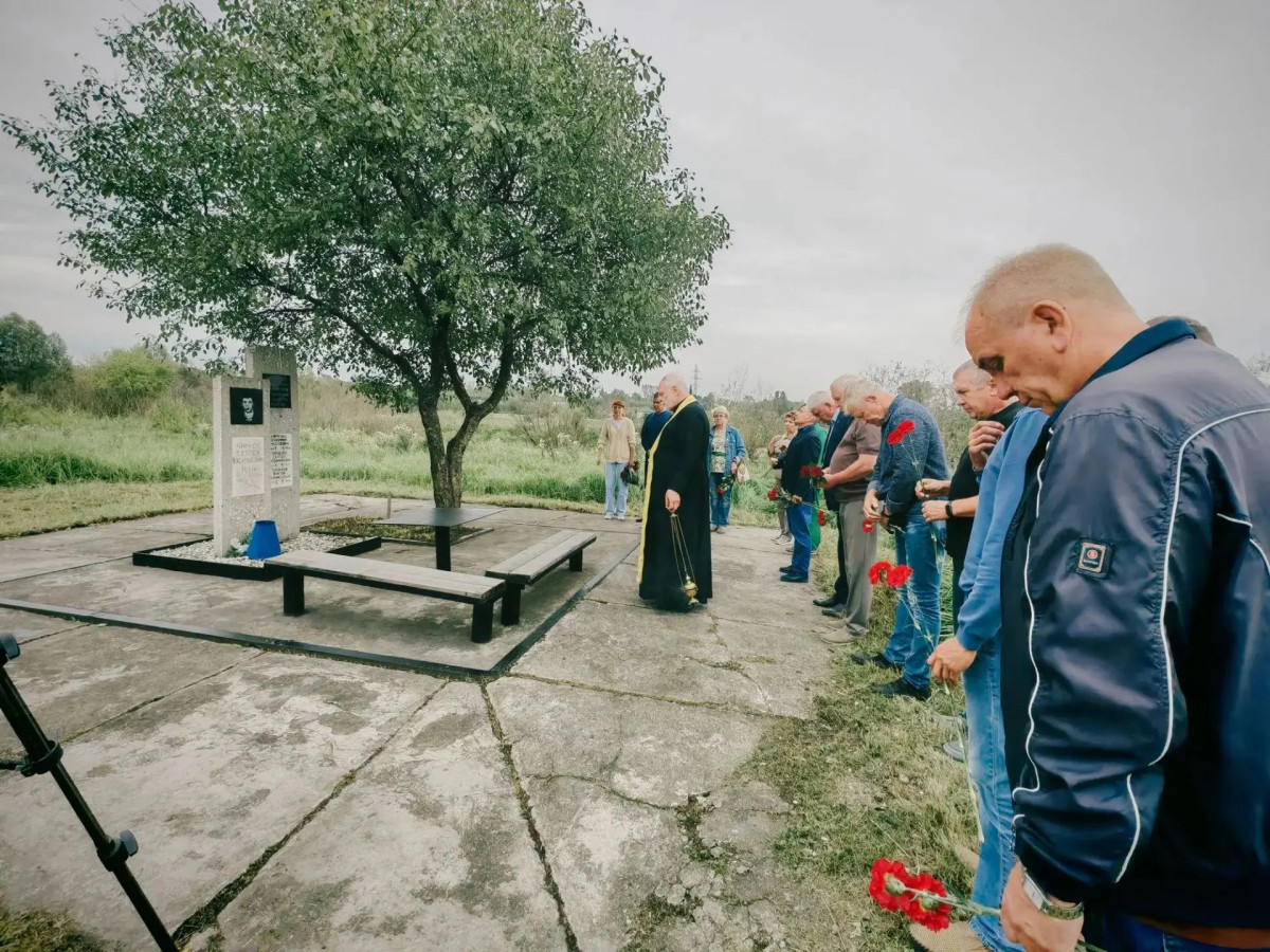 В Прокопьевске почтил память погибших шахтёров в преддверии главных праздников В Прокопьевске почтил память погибших шахтёров в преддверии главных праздников