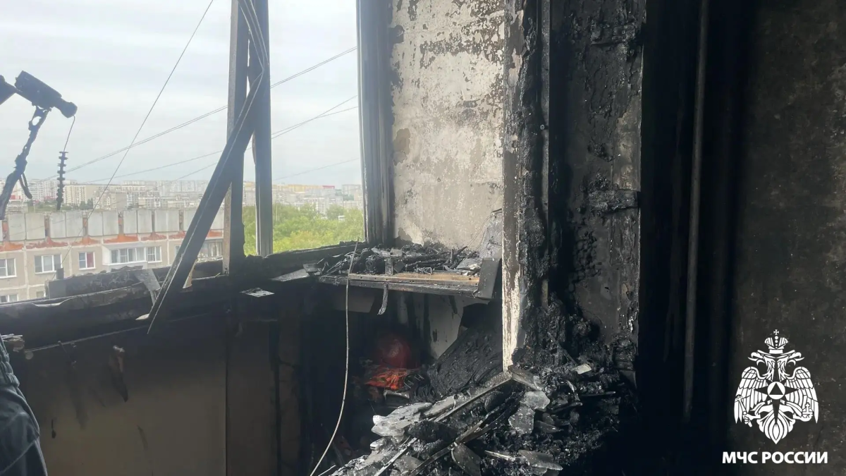 Пожар в Кузбассе - сотрудники МЧС спасли 11 человек
