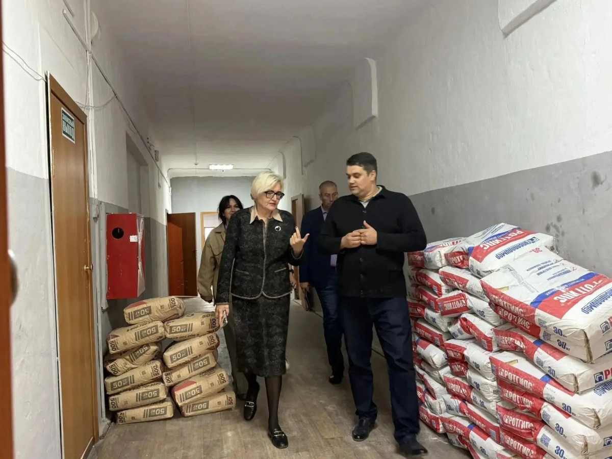 Министр образования Кузбасса представила нового директора в Прокопьевского горного техникума Министр образования Кузбасса представила нового директора в Прокопьевского горного техникума