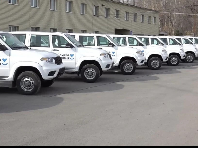 Кузбасским больницам передали 59 новых автомобилей скорой помощи и медицинской эвакуации