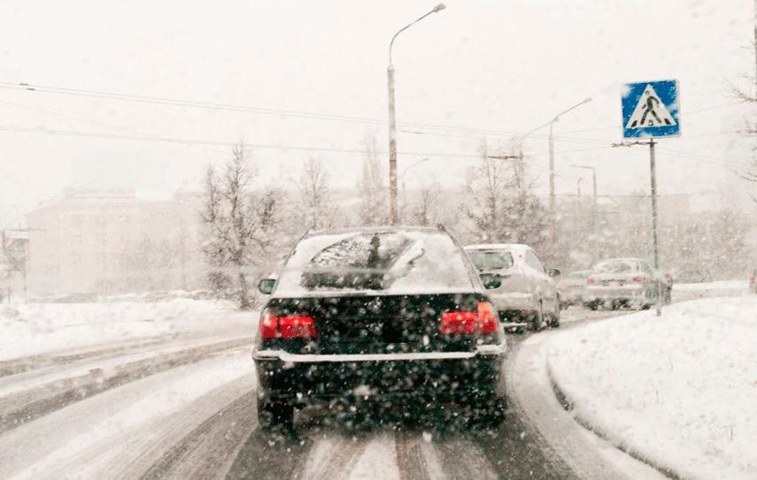 ГИБДД Кузбасса предупреждает водителей о сложных дорожных условиях
