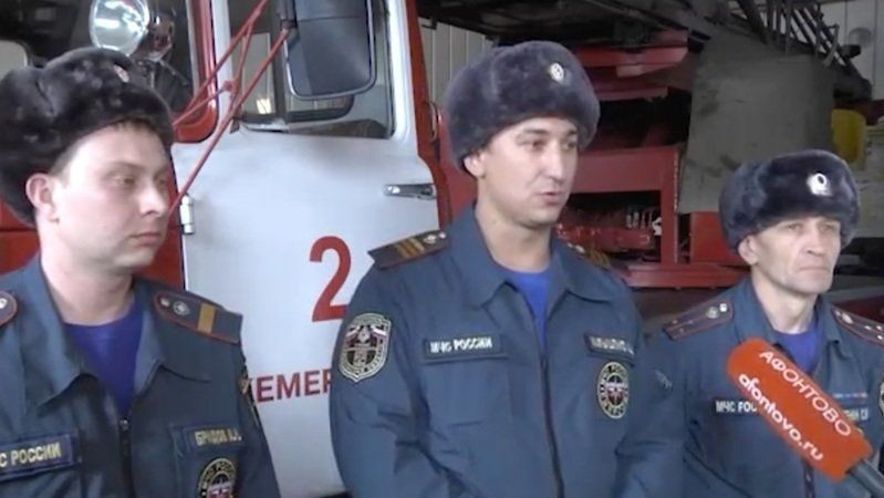 Кемеровчане собирают подписи в защиту пожарного, тушившего ТРЦ "Зимняя вишня"