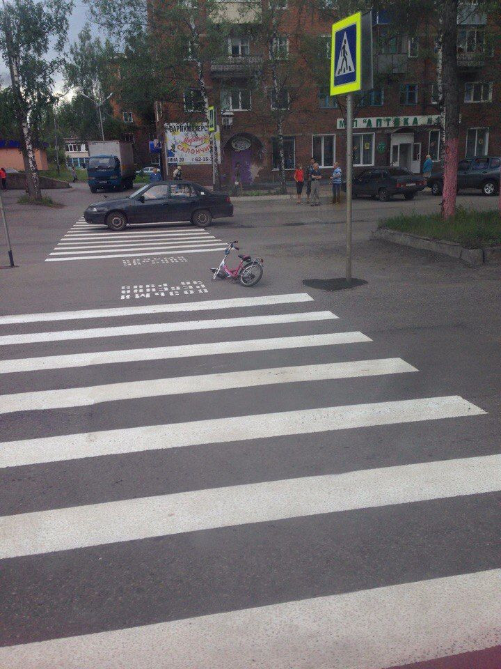 В Прокопьевске автолюбитель сбил на "зебре" юного велосипедиста