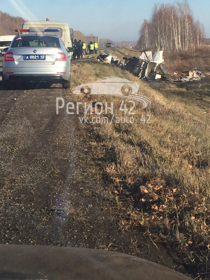На трассе Кузбасса в ДТП погибли 3 человека, еще 1 - пострадал