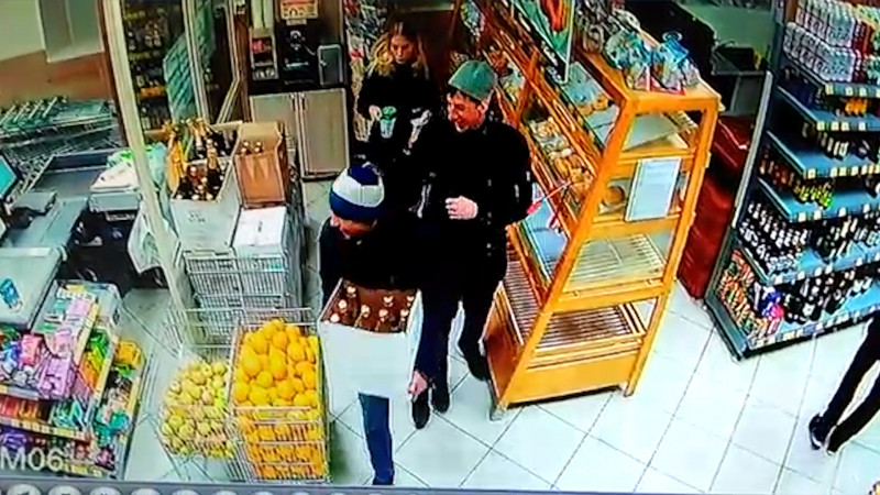 В Прокопьевске из супермаркета похищен ящик шампанского