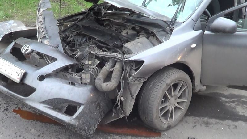 Кузбасовец, пытаясь скрыться от полицейских, попал в жесткое ДТП в день покупки автомобиля