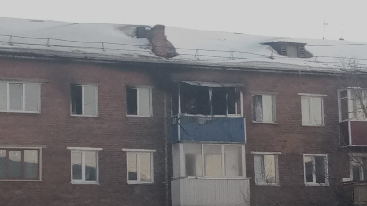 Серьезный пожар произошел в Прокопьевске (видео)