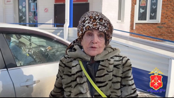 В Прокопьевске пенсионерке, заблудившейся в районе кладбища на Высоком, помогла сотрудник полиции