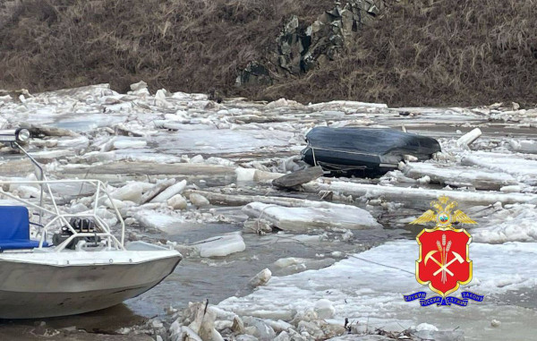 В Новокузнецком округе продолжаются поиски прокопчан, пропавших после опрокидывания лодки