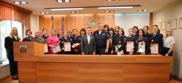 В Прокопьевске наградами отметили сотрудников ПДН