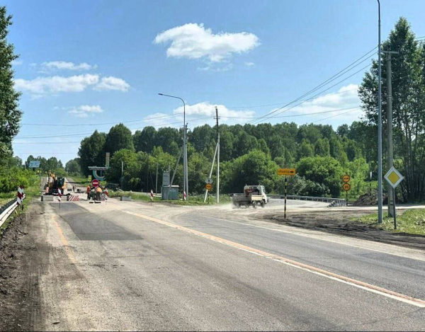Из-за моста через ручей Коварный в Калачево изменили схему движения транспорта