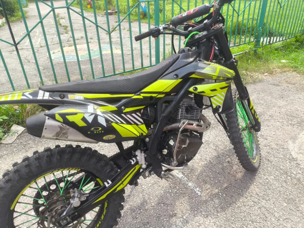 Житель Прокопьевска похитил мотоцикл и экипировку