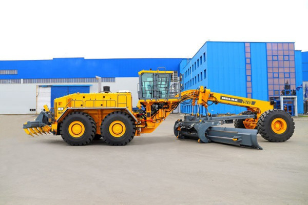 В Кузбассе стартовали промышленные испытания первого карьерного грейдера БелАЗ