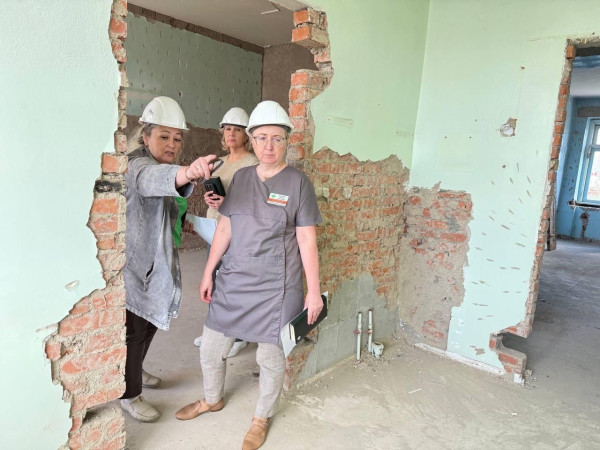 И.о. главврача прокопьевской больницы проверила ход ремонтных работ в поликлиниках И.о. главврача прокопьевской больницы проверила ход ремонтных работ в поликлиниках