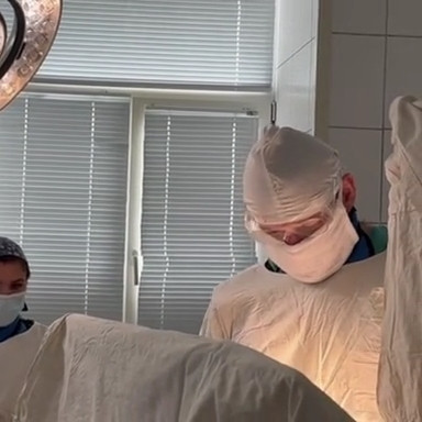 В Прокопьевске врачи спасли пациента со сложным переломом бедра после ДТП