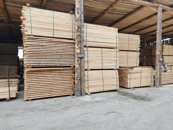 Лес из Кузбасса уезжает в Китай