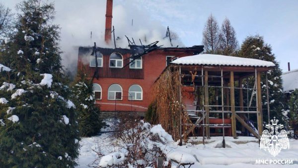 Трёхэтажный частный дом выгорел в результате пожара Трёхэтажный частный дом выгорел в результате пожара