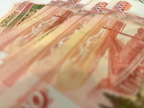 Зарплаты кузбассовцев растут, но инфляция быстрее Зарплаты кузбассовцев растут, но инфляция быстрее