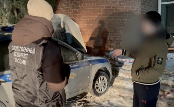 Житель Кузбасса устроил поджёг полицейского автомобиля Житель Кузбасса устроил поджёг полицейского автомобиля