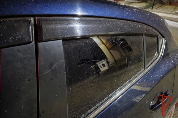 Пьяный житель Прокопьевска повредил два автомобиля кухонным ножом