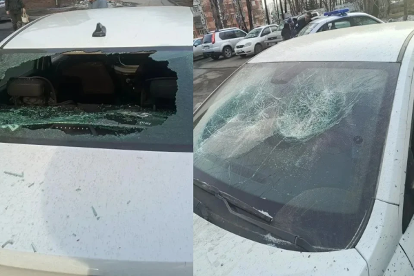 Житель Прокопьевска разбил стекло такси ремнём от брюк