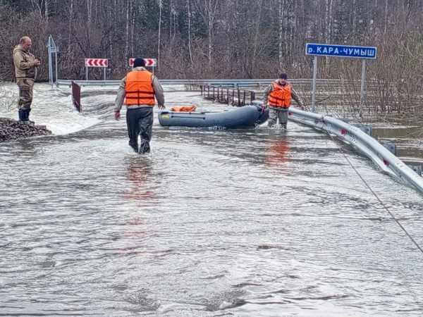 На реке Кара-Чумыш выставлен гидропост, организована переправа