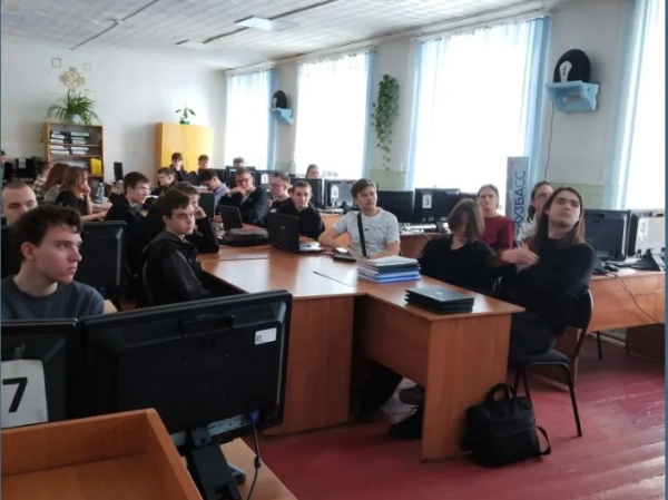 От практики — к работе мечты: «Ростелеком» рассказал кузбасским студентам о стажировке и карьере в компании