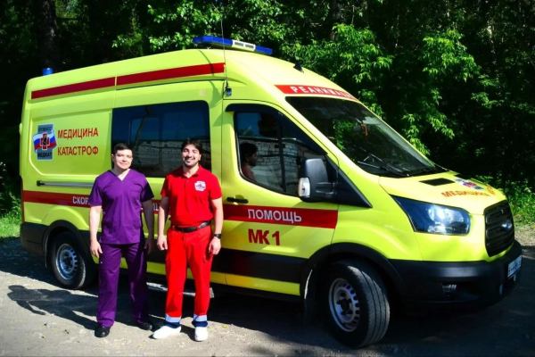 В Кузбассе медики впервые транспортировали пациента на аппарате экстракорпоральной мембранной оксигенации В Кузбассе медики впервые транспортировали пациента на аппарате экстракорпоральной мембранной оксигенации