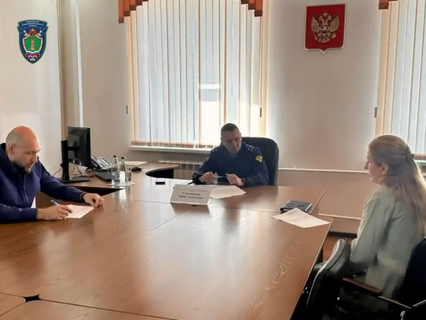 Жители Прокопьевска пожаловались заместителю прокурора области на дороги и не только