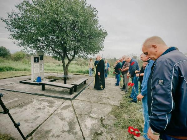 В Прокопьевске почтил память погибших шахтёров в преддверии главных праздников В Прокопьевске почтил память погибших шахтёров в преддверии главных праздников