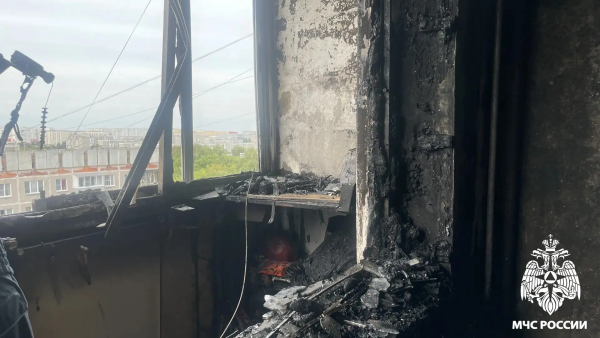 Пожар в Кузбассе - сотрудники МЧС спасли 11 человек Пожар в Кузбассе - сотрудники МЧС спасли 11 человек